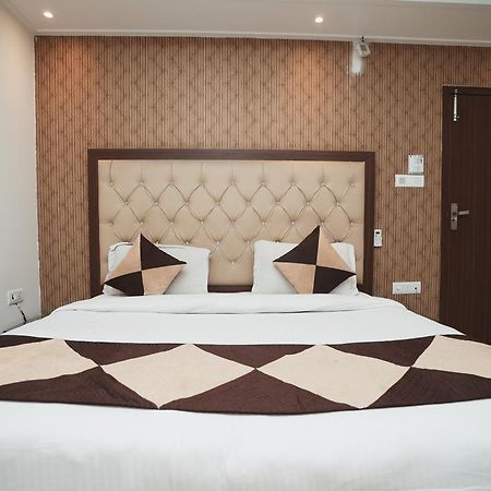 Hotel B Continental Delhi  Luaran gambar