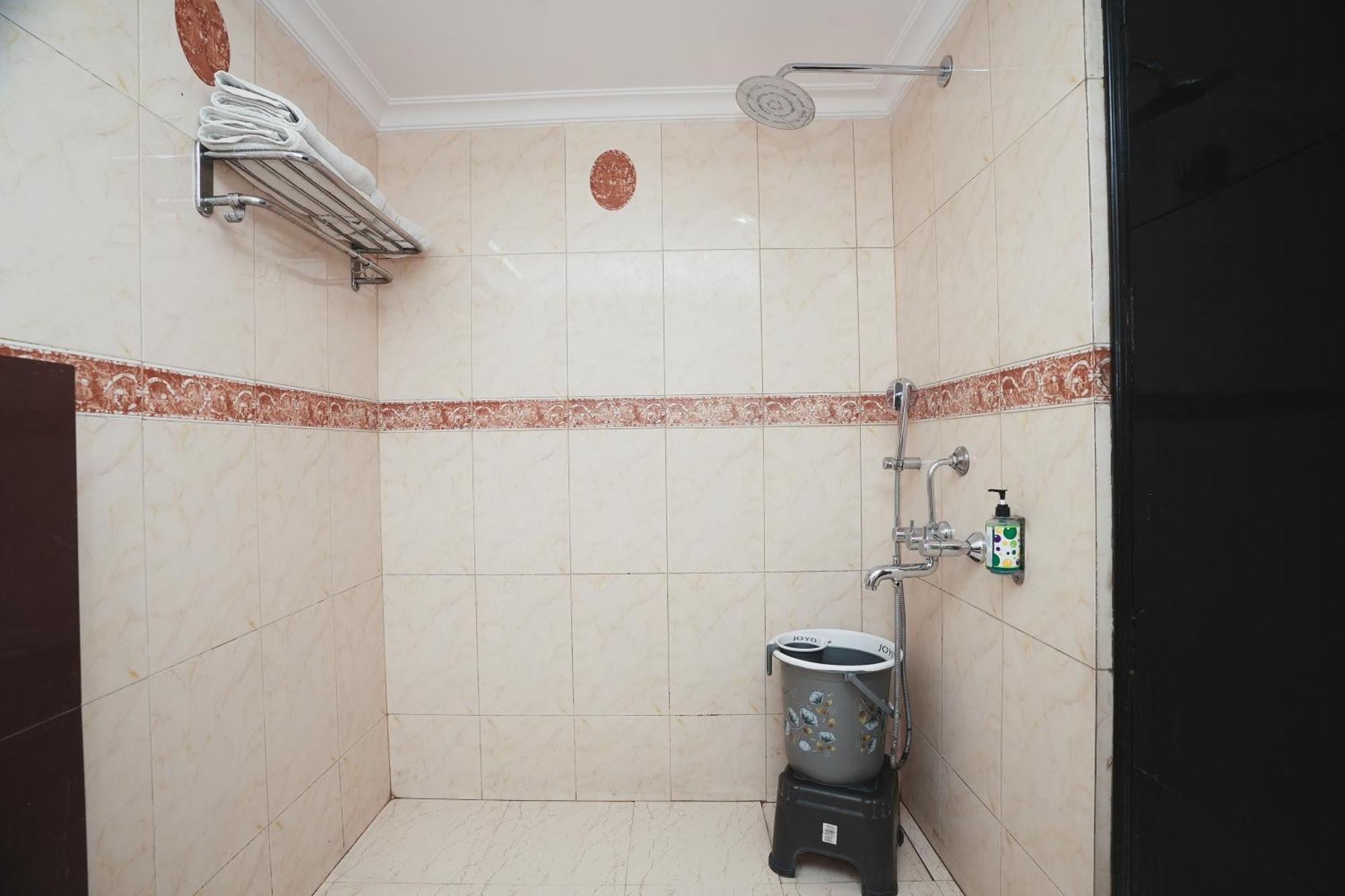 Hotel B Continental Delhi  Luaran gambar