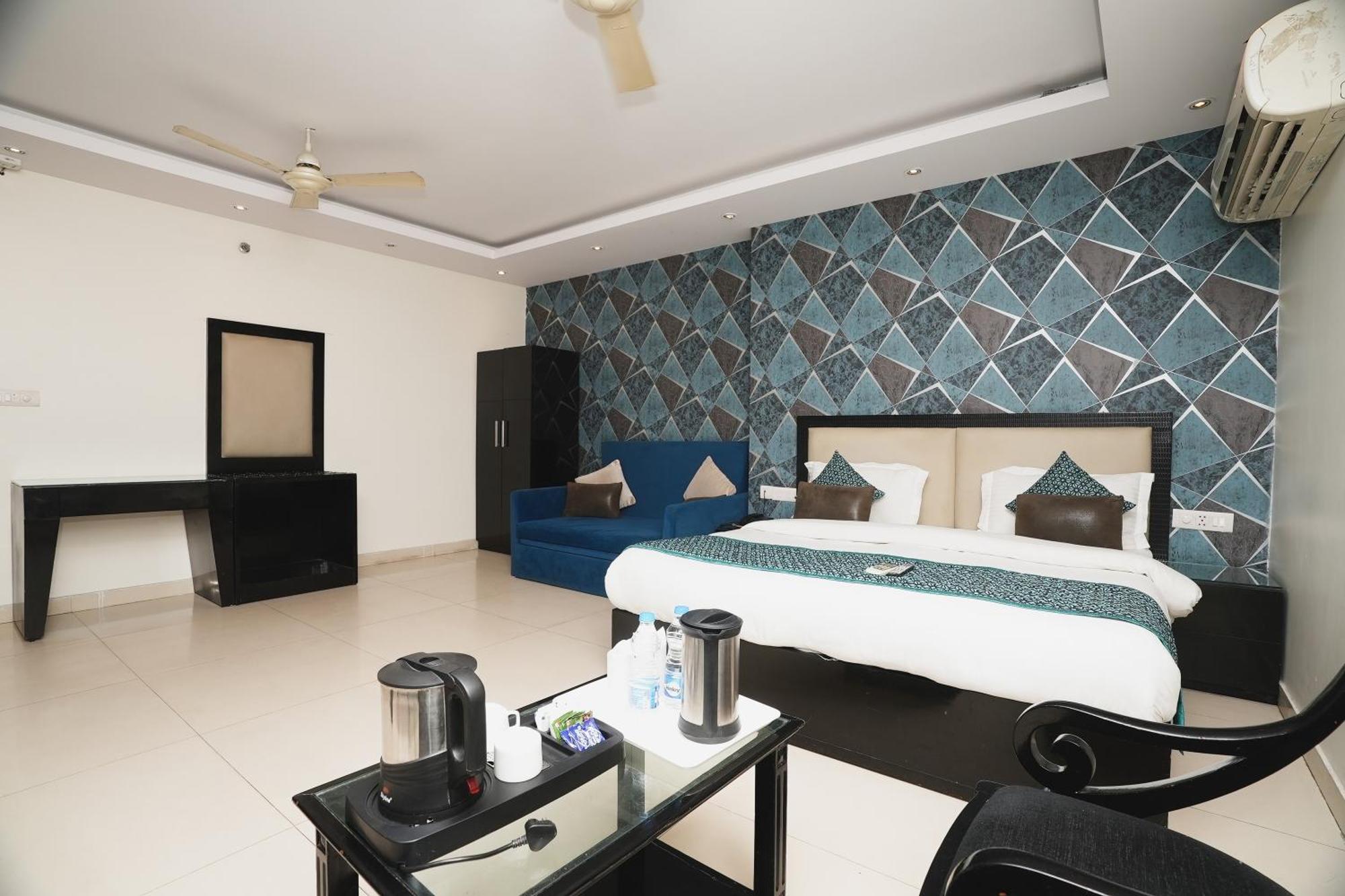 Hotel B Continental Delhi  Luaran gambar