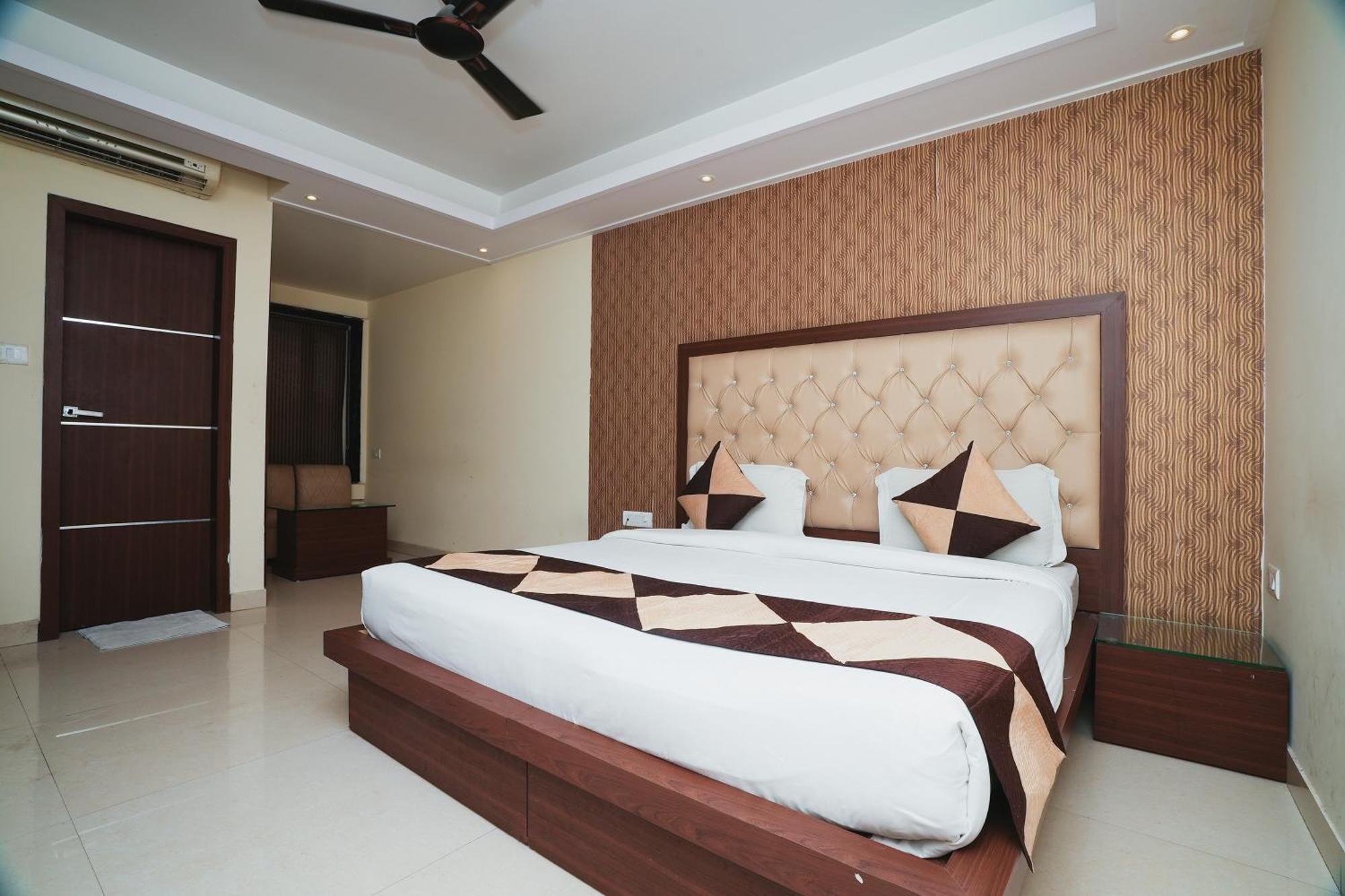 Hotel B Continental Delhi  Luaran gambar