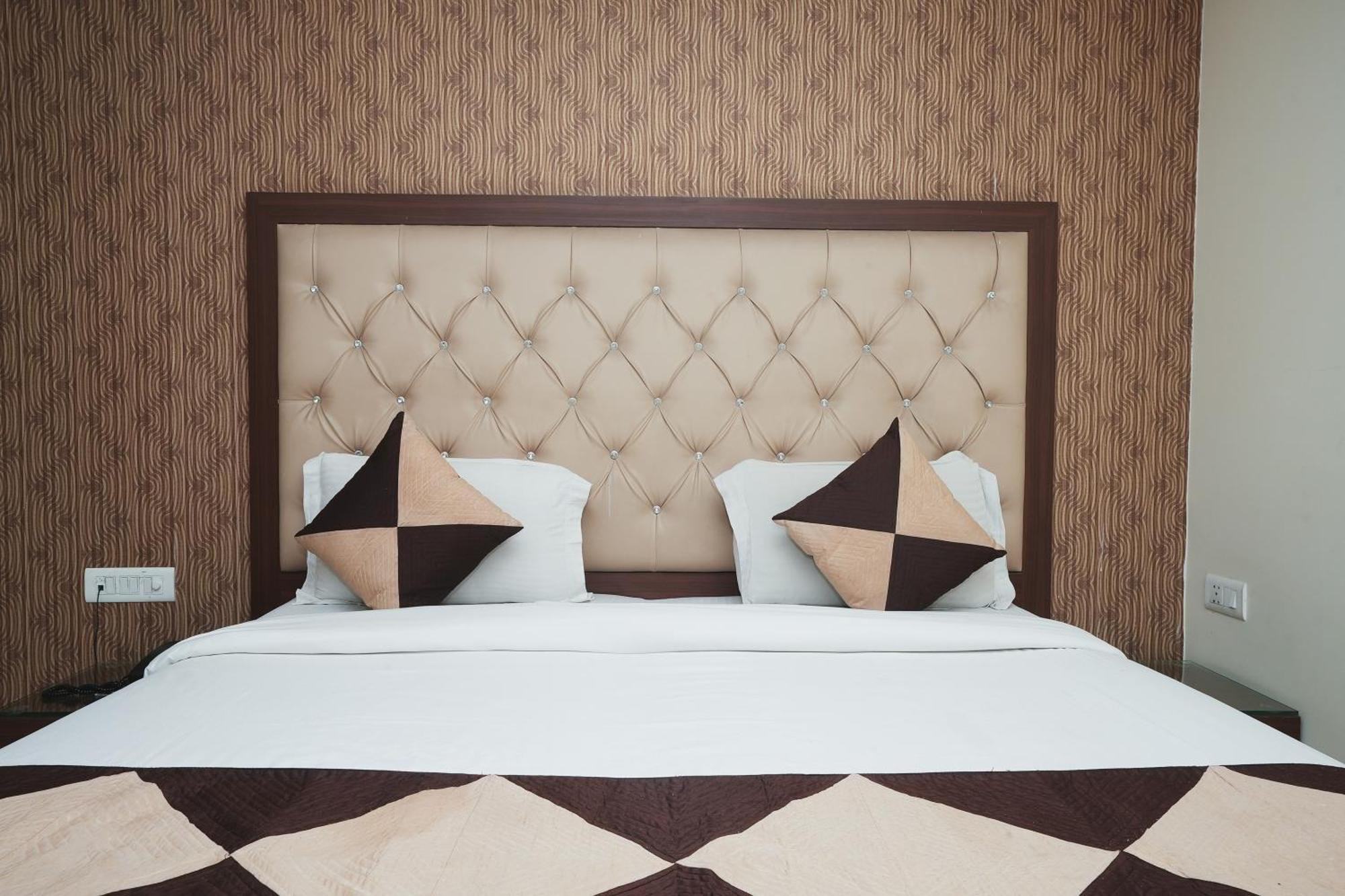Hotel B Continental Delhi  Luaran gambar