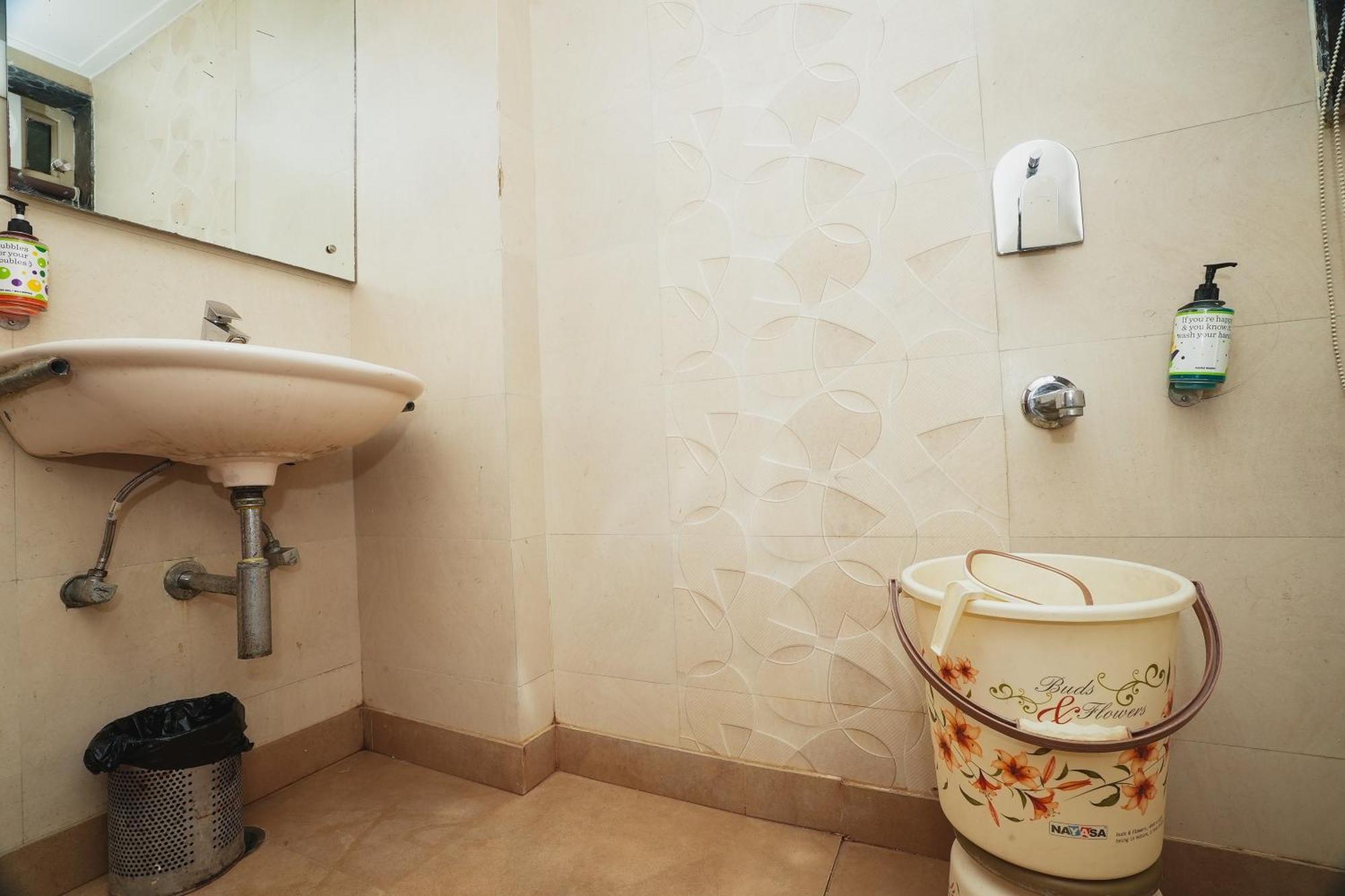 Hotel B Continental Delhi  Luaran gambar