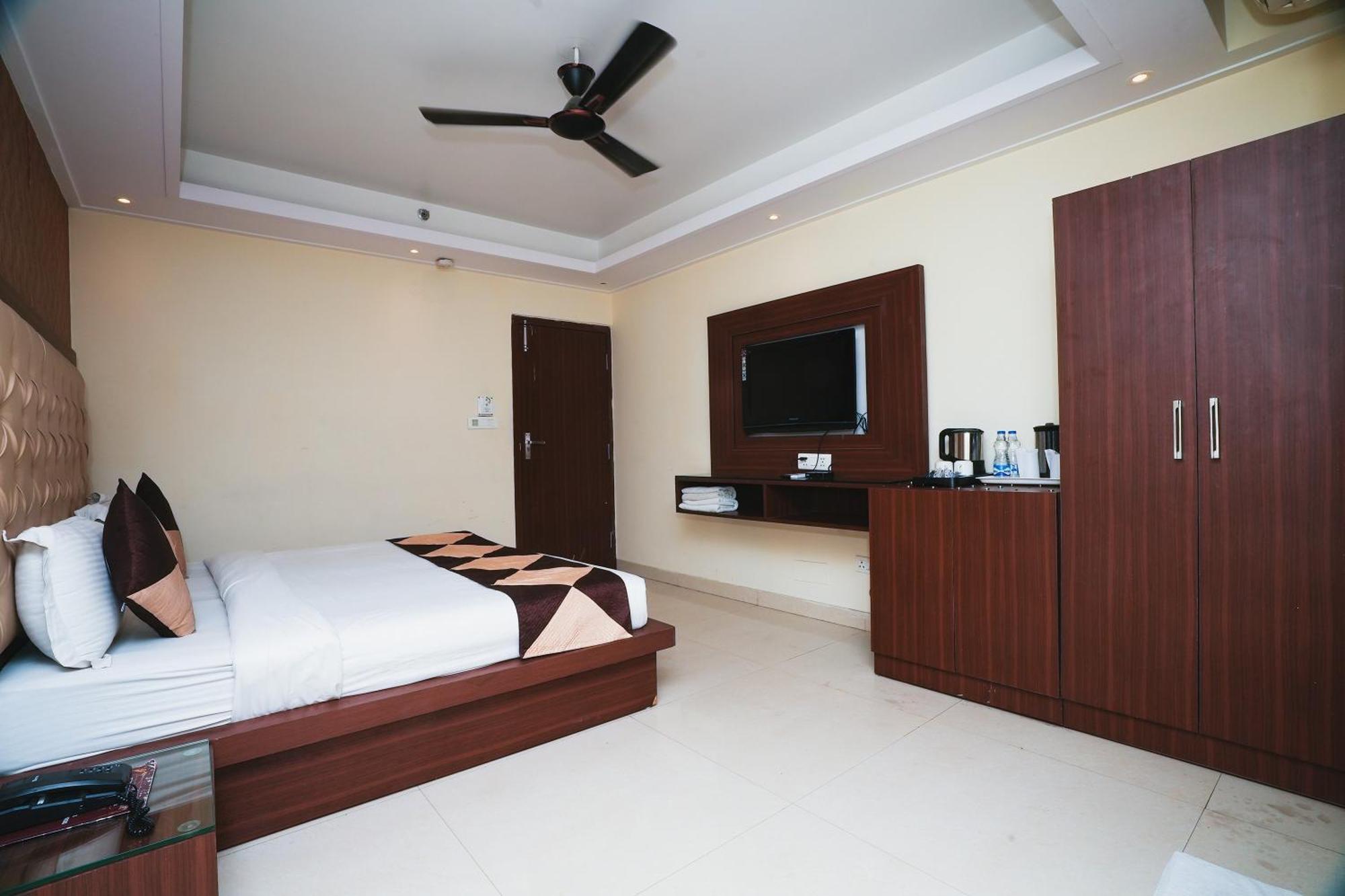 Hotel B Continental Delhi  Luaran gambar