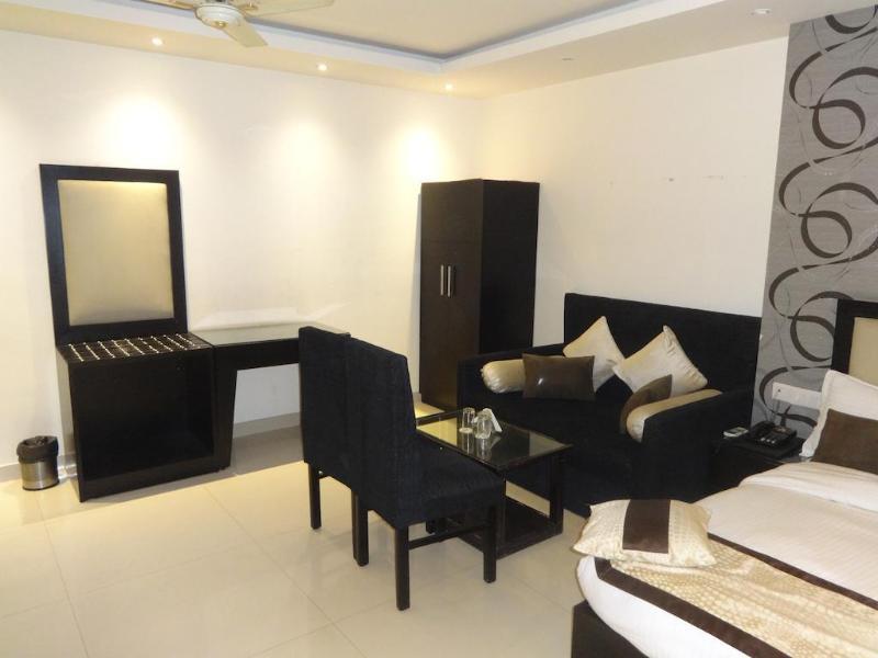 Hotel B Continental Delhi  Luaran gambar