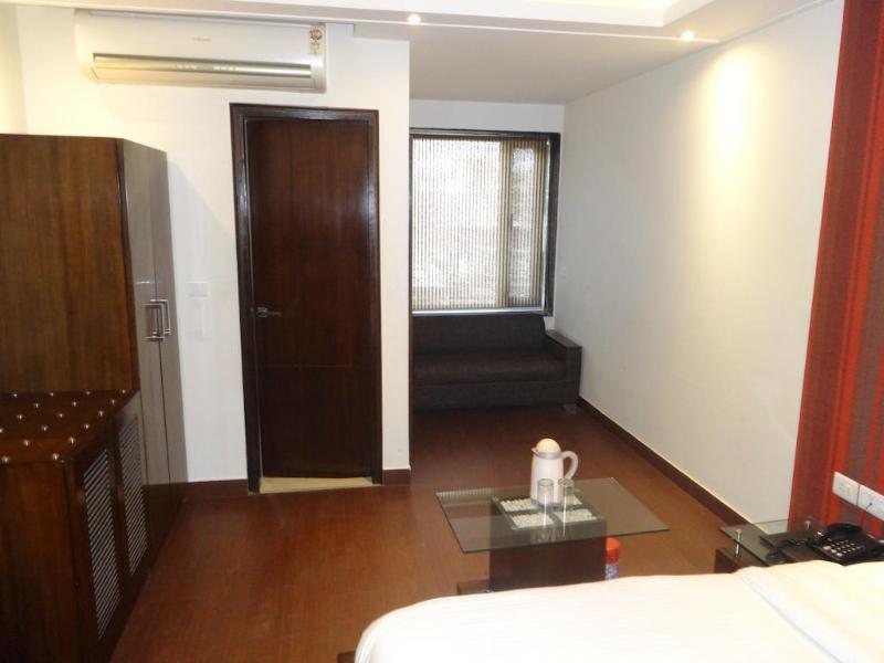 Hotel B Continental Delhi  Luaran gambar